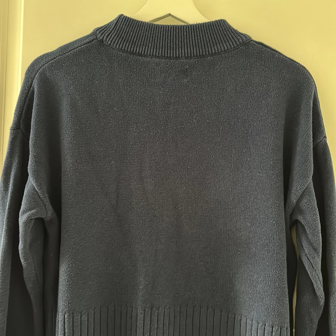 Mörkblå stickad tröja från ONLY - 1