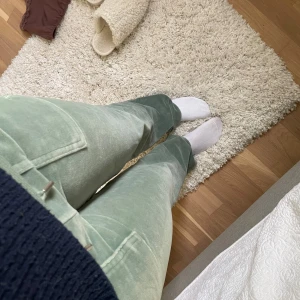 Juicy byxor - Super snygga och sköna🩷de har varit uppsydda men har sprättat upp det (syns nästan inte alls)💗