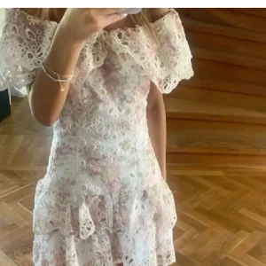 SÖKER  - Söker denna klänning, hör gärna av er om ni säljer eller vet nån som gör💞