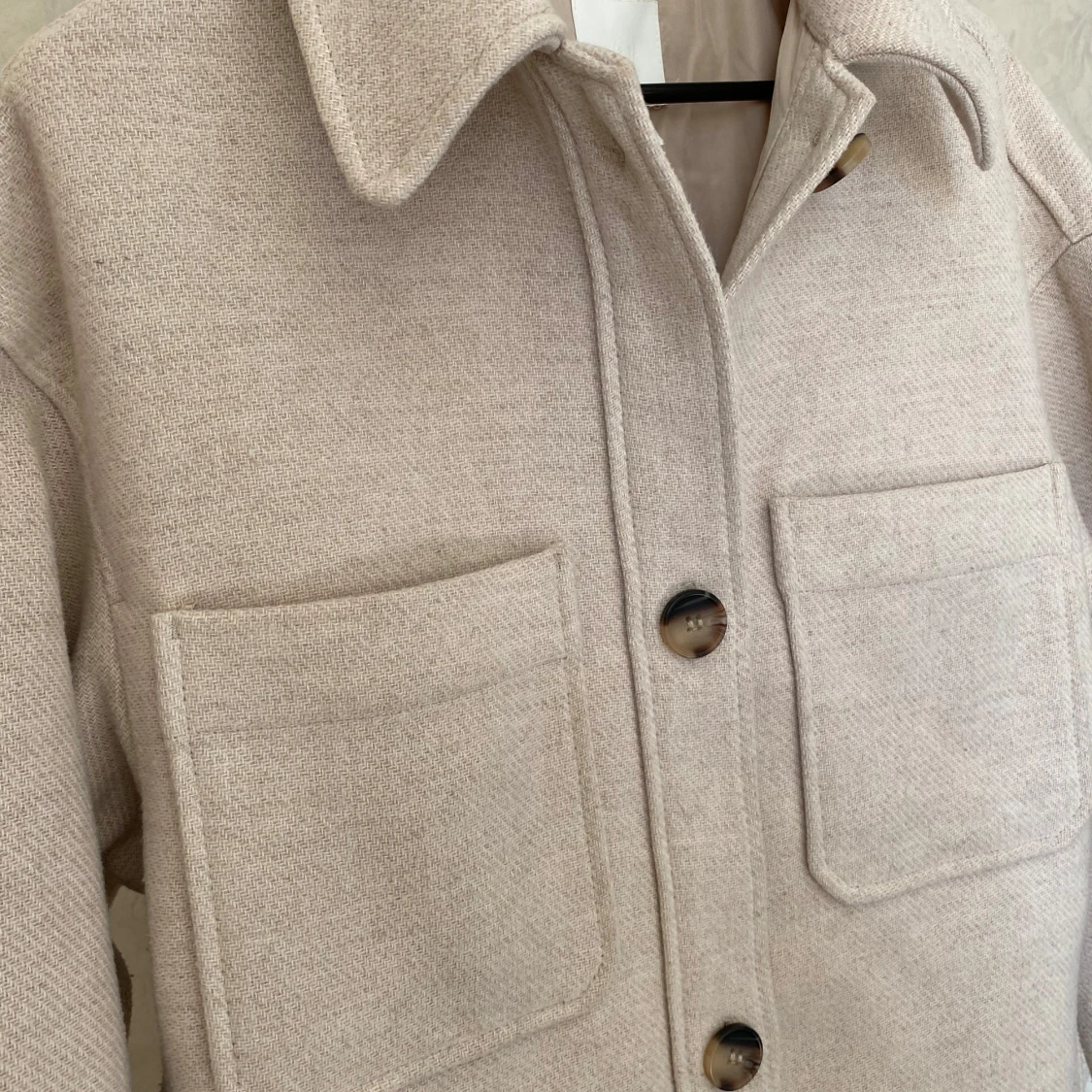 Beige/naturvit overshirt från H&M - 2