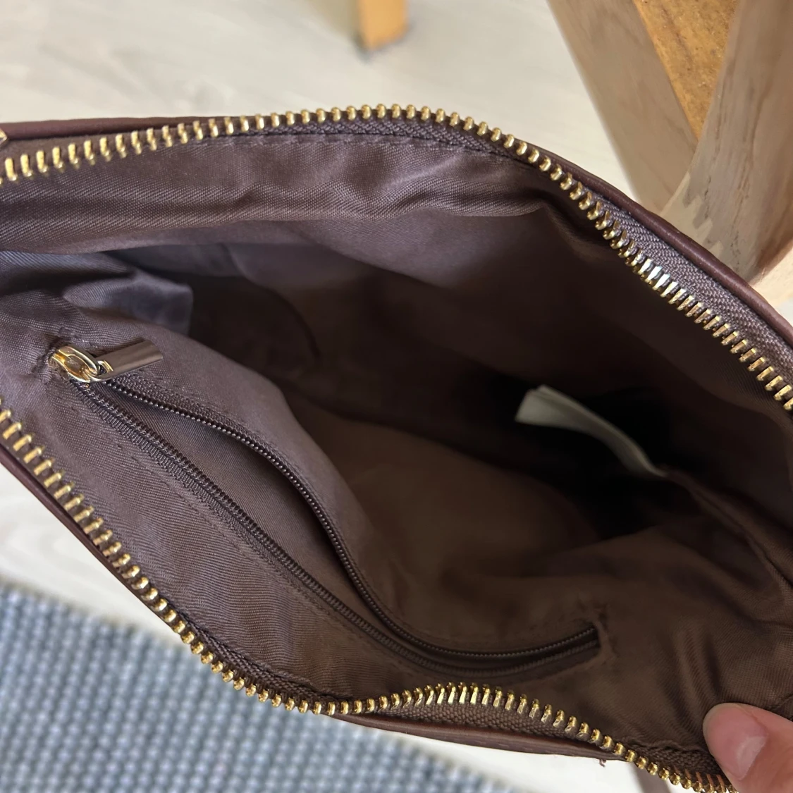 Brun axelväska och handväska  - 2