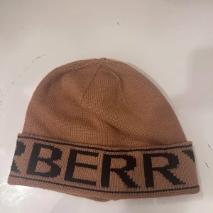Burberry Mössa - Pris kan diskuteras 🙃