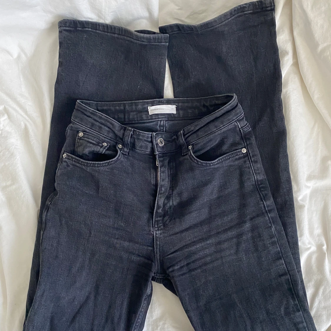 Svarta bootcut jeansbyxor  - 2