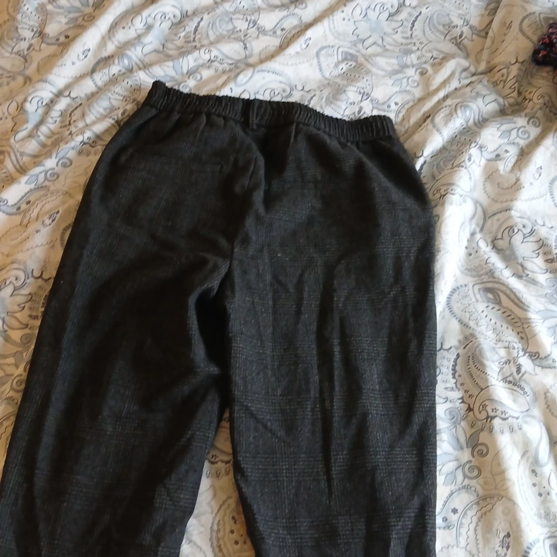 Svarta kostymbyxor från Vero Moda - 1