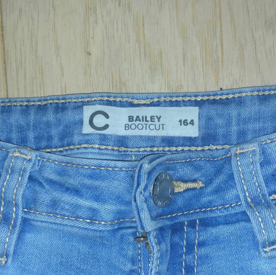 Ljusblå bootcut jeans Bailey - 1