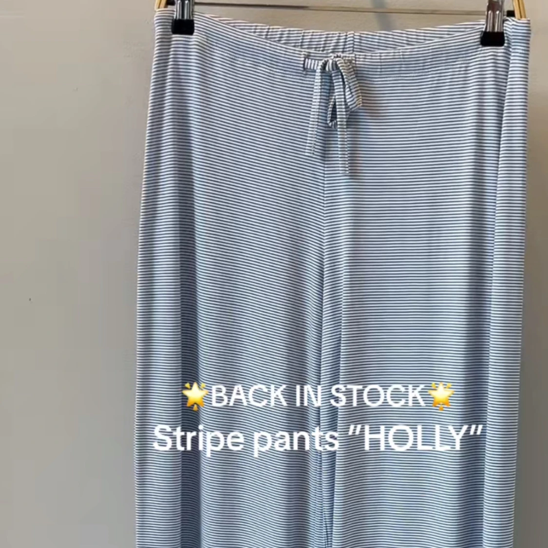 Ljusblå, randig pyjamas, topp och byxor från lager 157 - 2