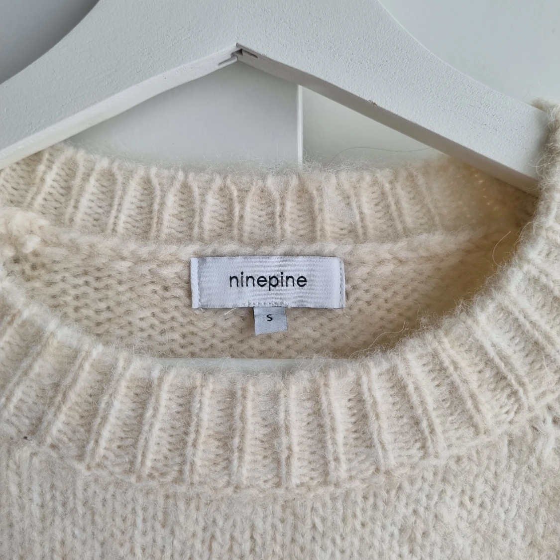 Cremevit stickad tröja Ninepine - 1