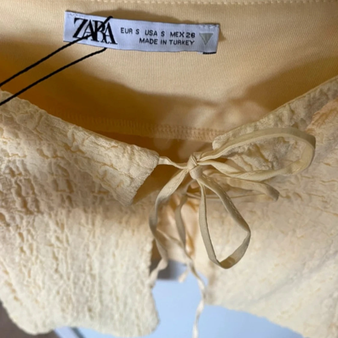 Gul linnetopp från Zara - 1