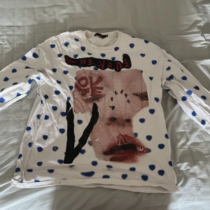 Anbullet Dotted Longsleeve (XXL) - Också någon longsleeve som jag ej kunde ha. Retailköpt, så förvänta inte kvalité. Punkig design