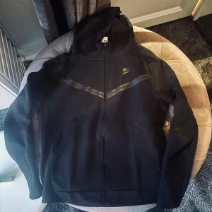 Nike tech - Säljer en Nike tech zip