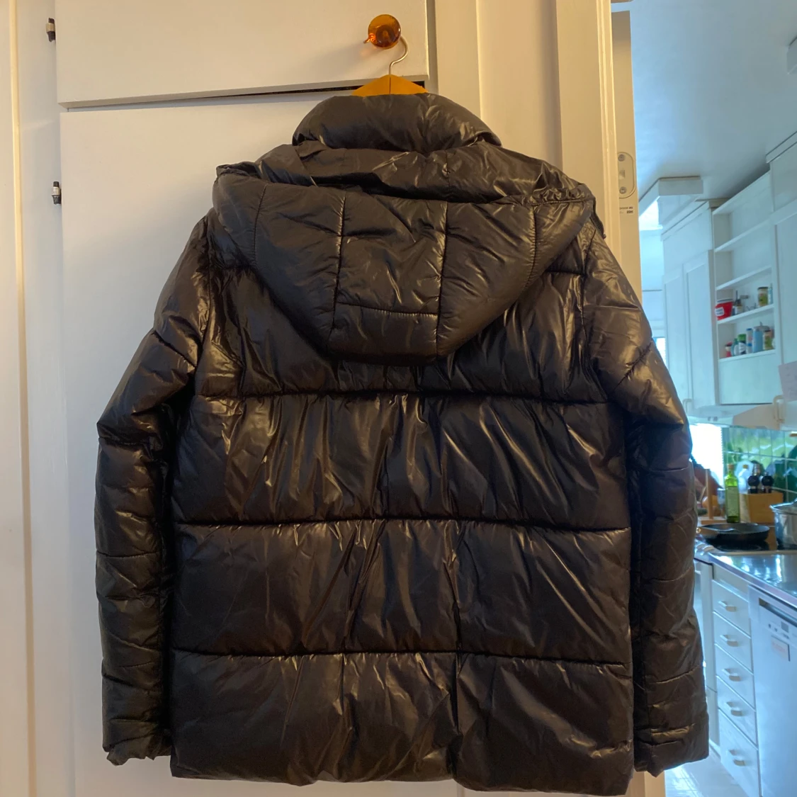 Svart pufferjacka från Boohoo - 1