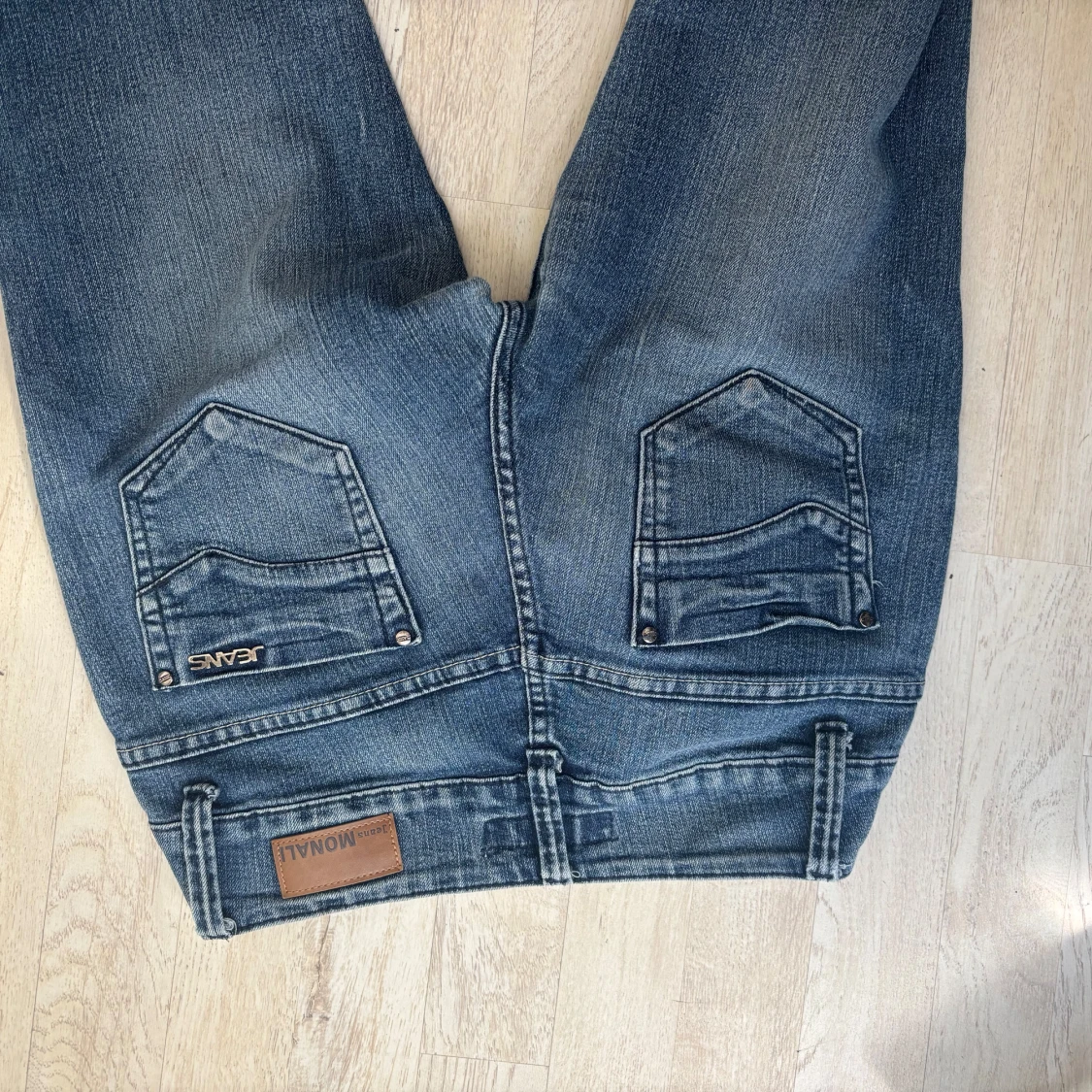 Blå Lågmidjade jeans från Monali - 2