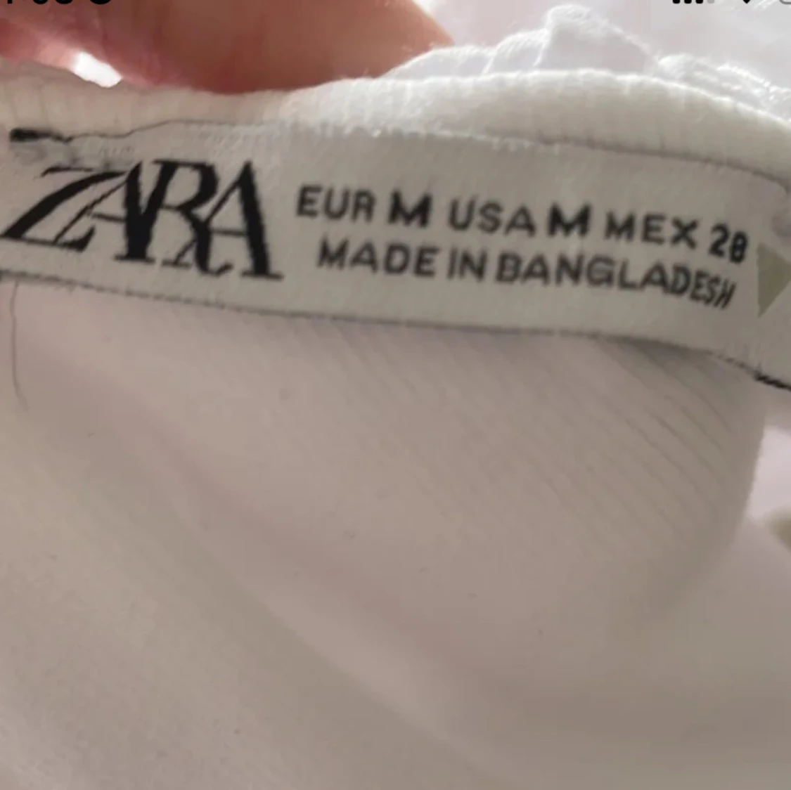 Vit volangtopp från Zara - 2