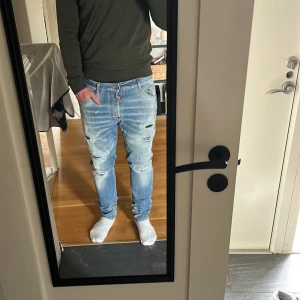 Dsquared 2 Jeans - Sparsamt använda Mycket bra skick Nypris 5800kr Köppt på Joel Borås