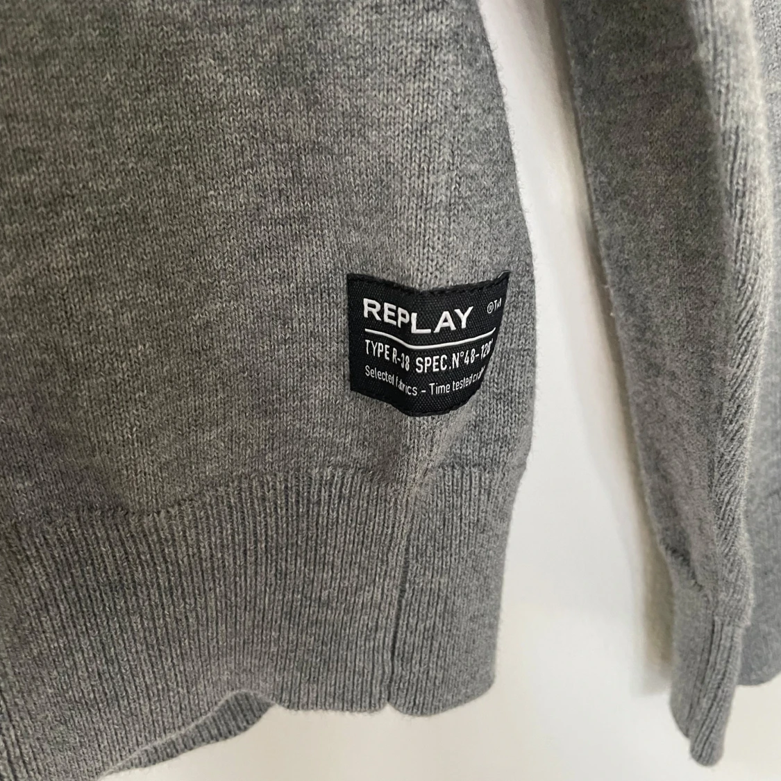 Grå tröja från Replay - 1