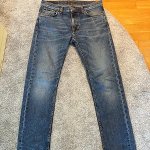 Nudie jeans - Snygga jeans från Nudie i väldigt gott skick. Nypris är 1600 kr. Hör av er vid funderingar:)