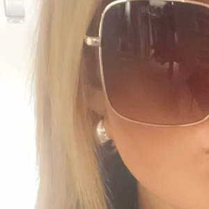 tjockare hops örhängen silver - Säljer ett par av mina favorit örhängen i silver fr mango . nypris ca250-350