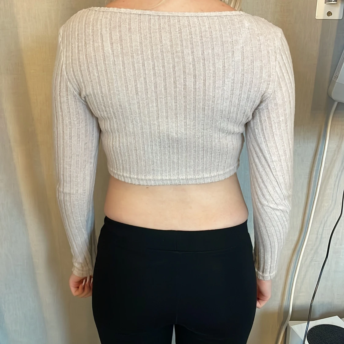 Beige ribbad croppad topp från SHEIN - 1