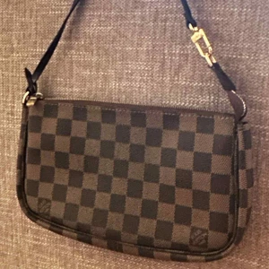 Brun axelväska - Fint skick 