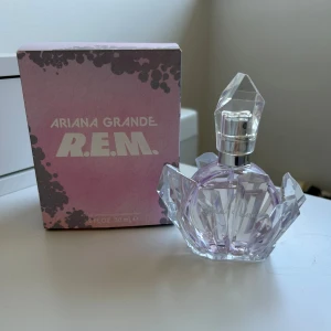 Ariana Grande R.E.M. parfym 30ml - Ariana grande R.E.M. parfym 