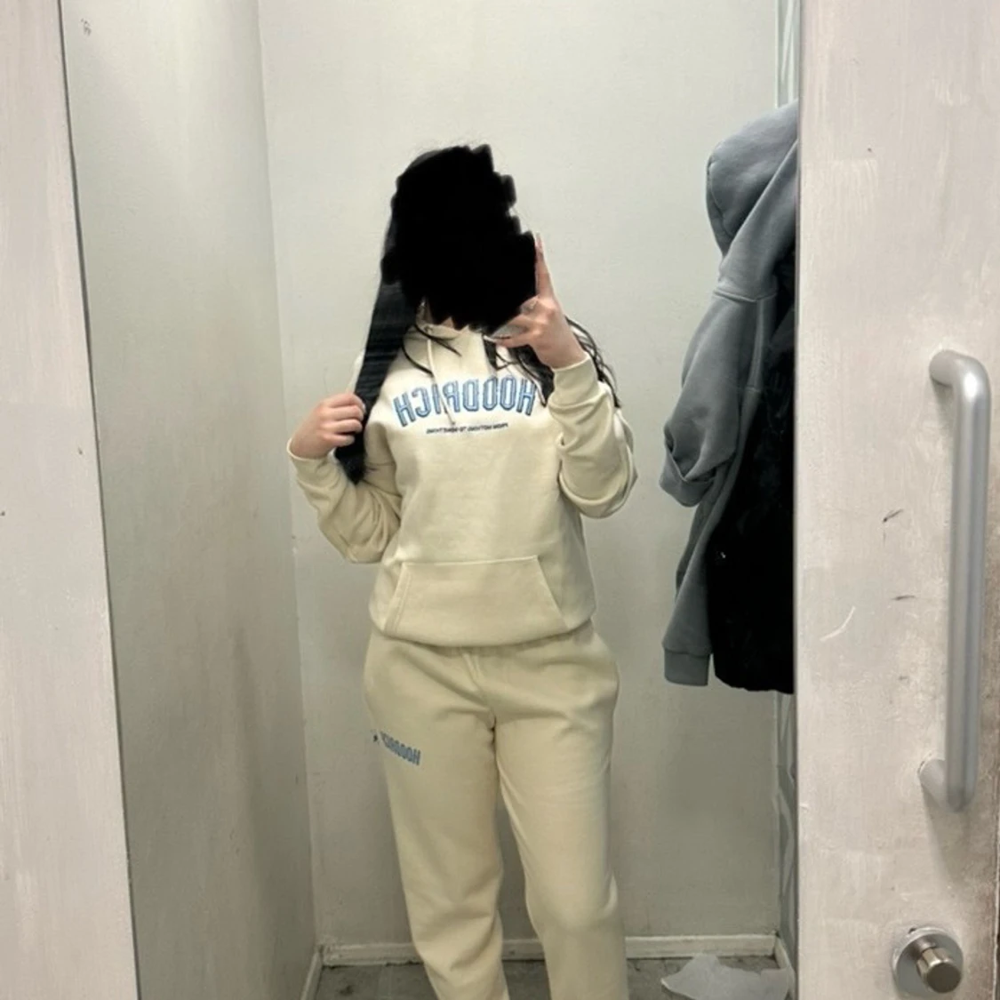 Beige hoodie&byxor från Hoodrich - 4