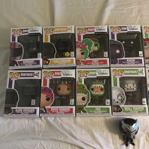 Pop! Games: Fortnite (samlarfigurer) - Säljer funko pop figurer från Fortnite och Venomized serien. Alla är helt oöppnade. Säljer en för 90kr och alla för 800kr