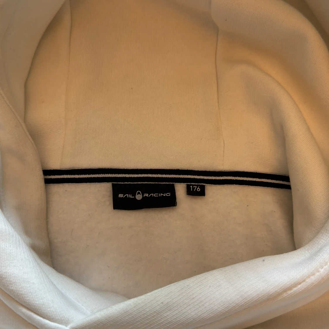 Vit hoodie från Sail Racing - 2