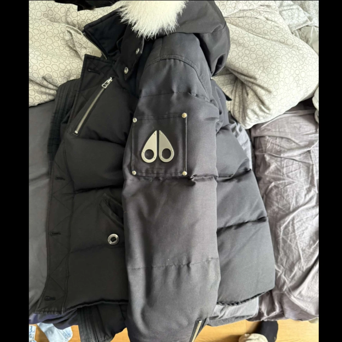 Svart dunjacka Moose Knuckles - 1