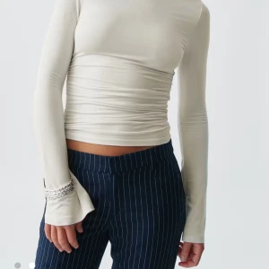 ‼️SÖKER‼️Soft touch boatneck topp  - Söker denna tröja i storlek M alternativt S!!!!