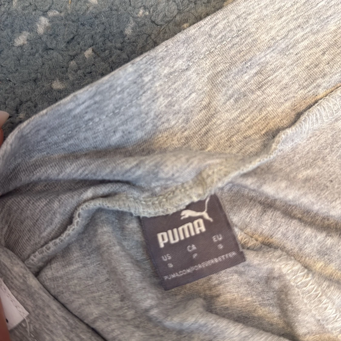 Grå sett från Puma med rosa och grå detaljer - 4