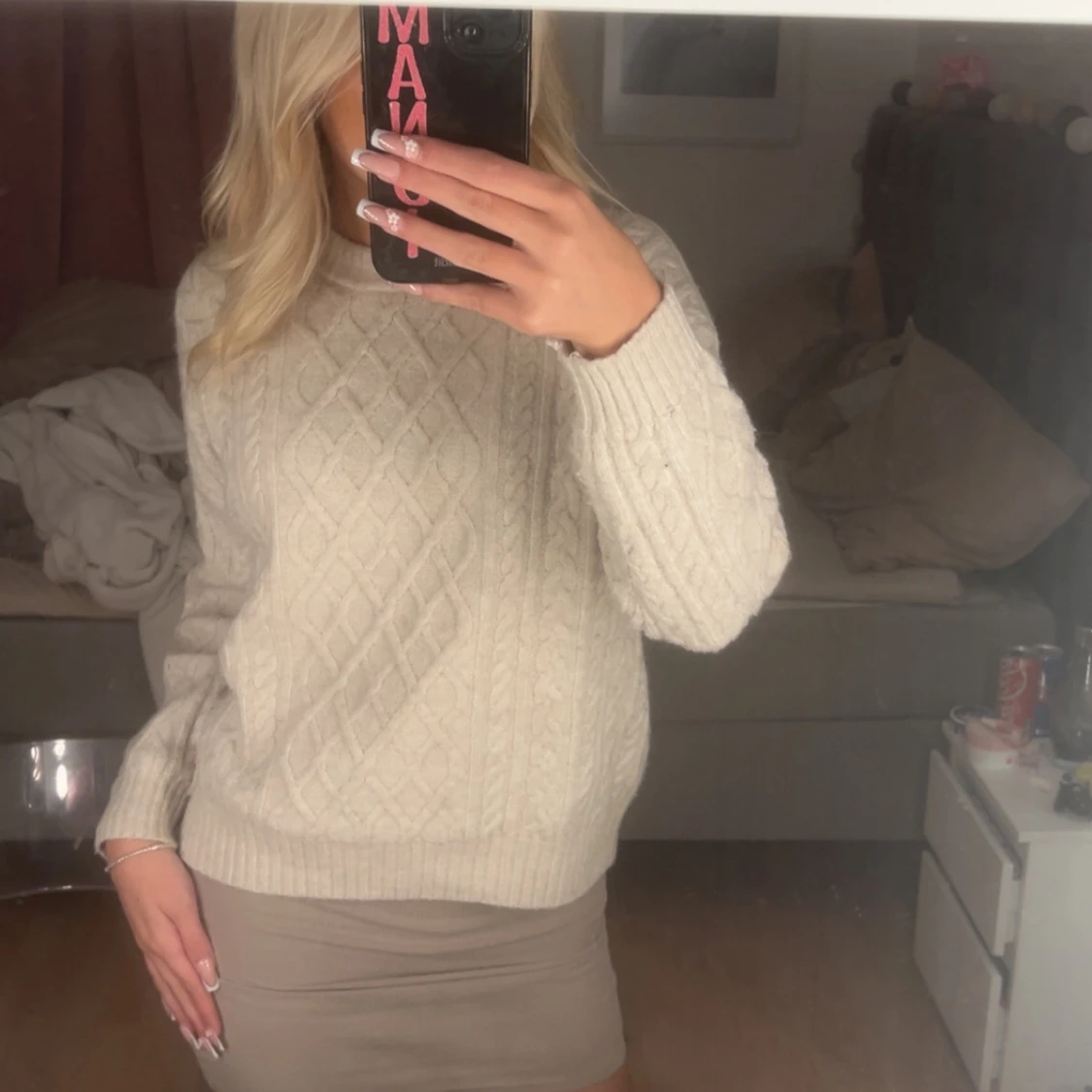 Beige stickad tröja från H&M