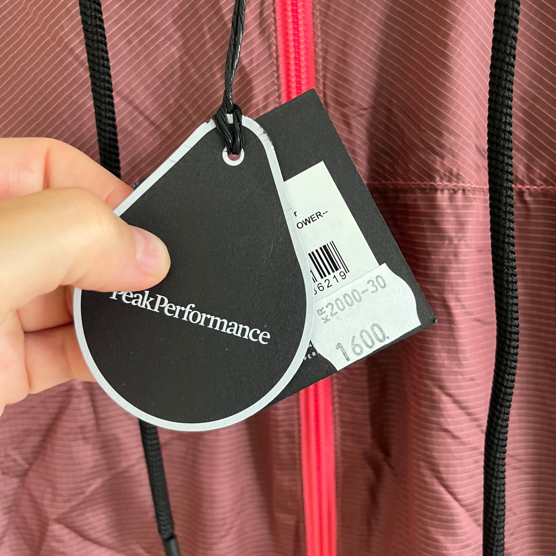 Löparjacka/vindjacka från Peak Performance - 3