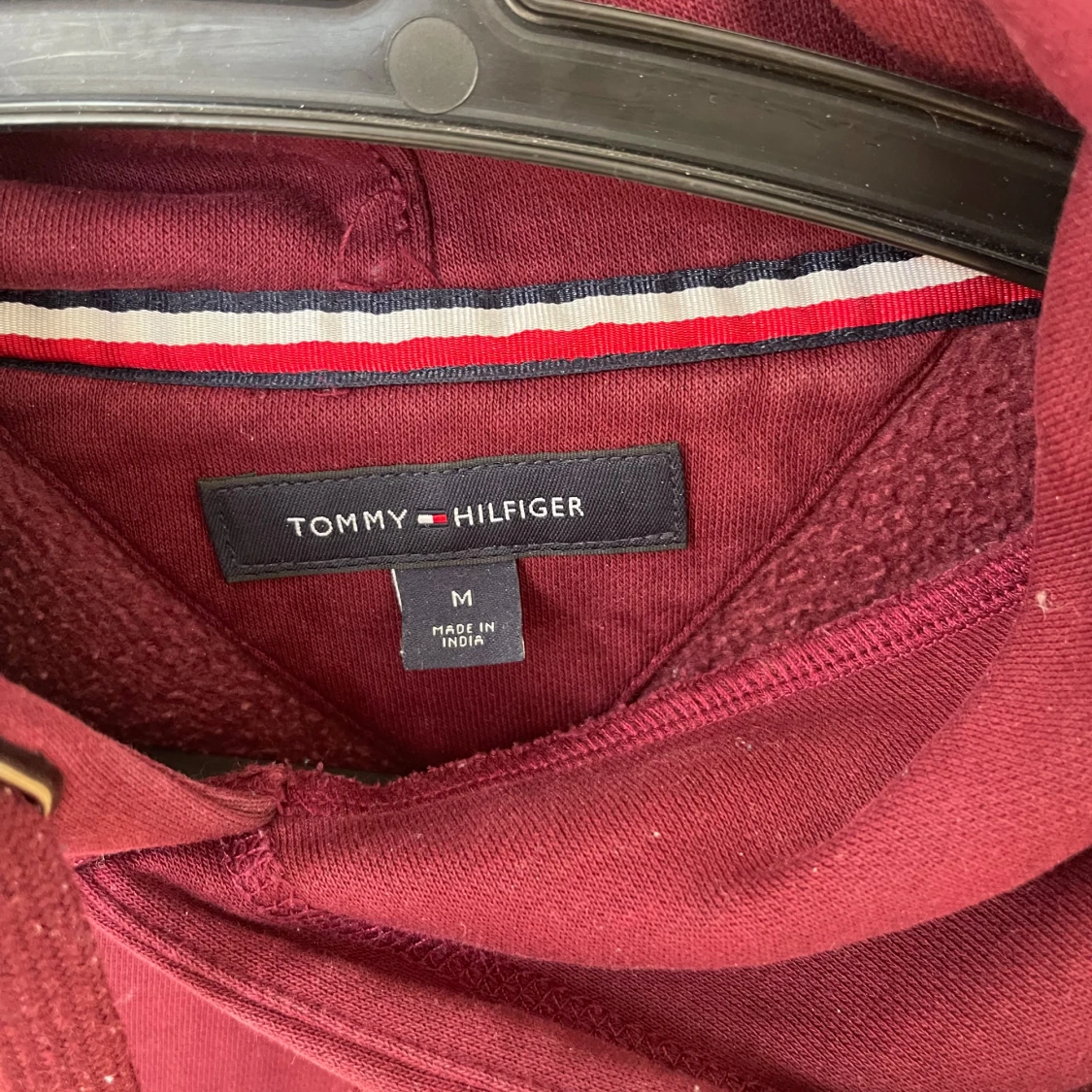 Vinröd hoodie Tommy Hilfiger  - 1