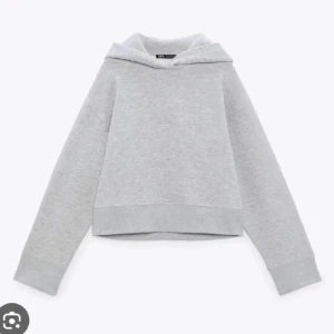 Grå hoodie från Zara - Hoodie från Zara i fint skick