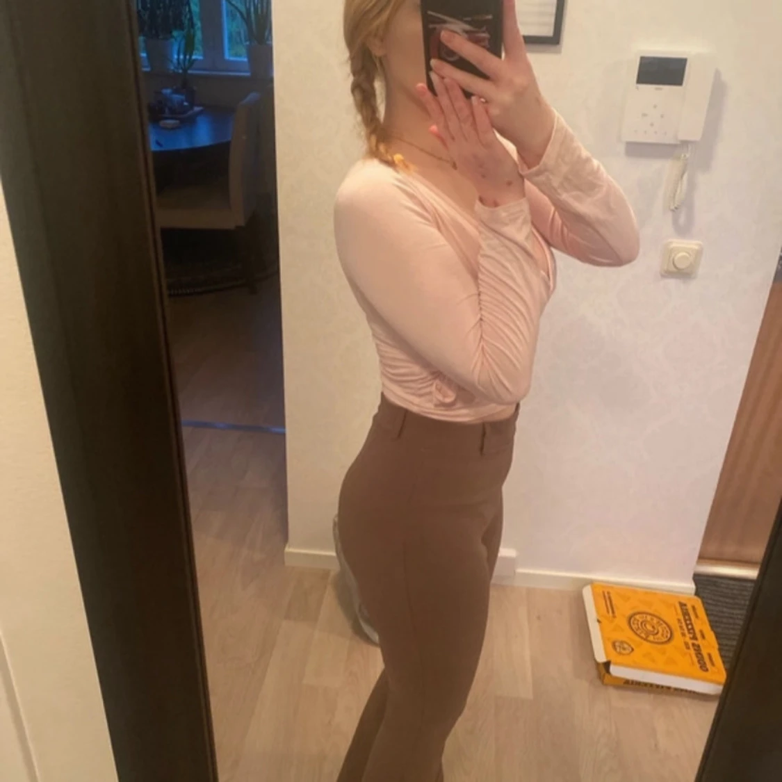 Bruna bootcut byxor med hög midja - 1