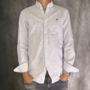 Morris skjorta - Mycket fint skick | Size M | fraktar spårbart inom 24 timmar |  för att köpa klicka ” köp nu” | vid frågor skriv ett meddelande |