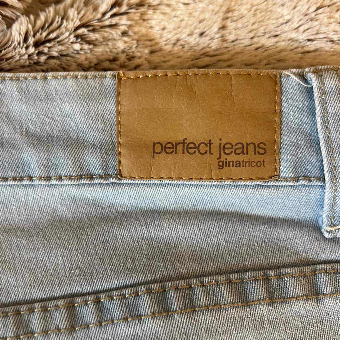 Ljusblå  jeans från Gina Tricot  - 3
