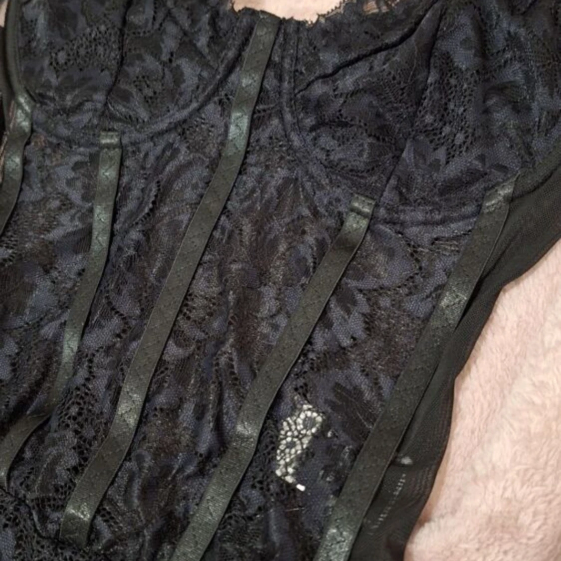 Svart spetsbody - 1