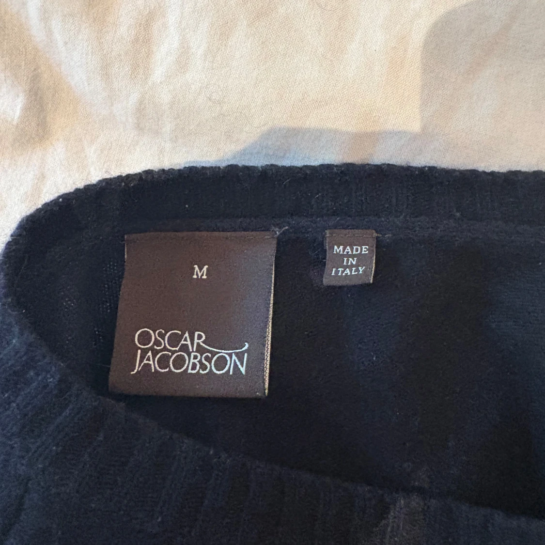 Mörkblå rundhalsad tröja Oscar Jacobson - 2