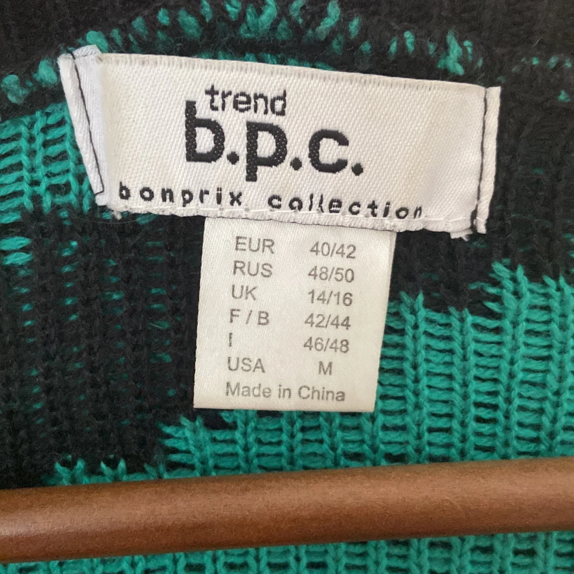 Svart-grön stickad tröja från b.p.c. - 1