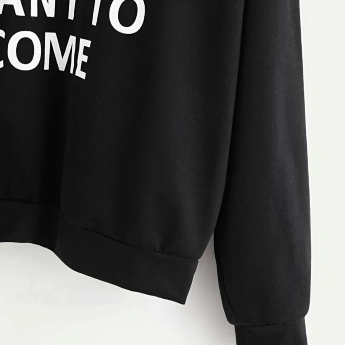 Svart hoodie med vit text och snörning - 3