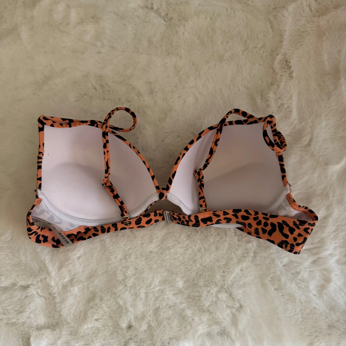 Leopardmönstrad bikiniöverdel från SHEIN - 1