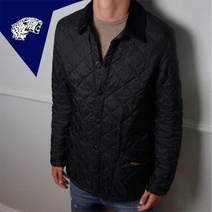 BARBOUR JACKA - Go Quiltad jacka fårn barbour | Skick: 8/10 | Strl M | Modellen är 182cm | Hör av dig om du undrar någonting!