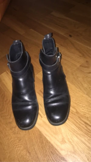 Tiger of sweden skor! - Skor från Tiger of Sweden Storlek 36 Lite slitage, därav priset 