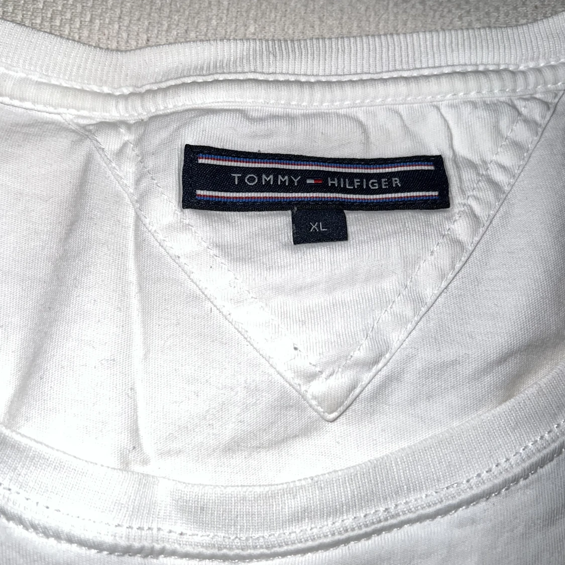 Tommy hilfiger  - 90