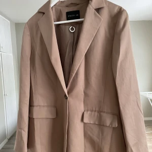 Kavaj från MQ i storlek 38💕 - I nyskick💕