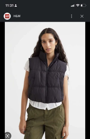 Väst, pris kan diskuteras   - Väst matchar till allt och skön och mjuk 