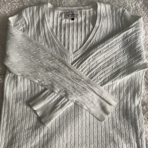 Vit tröja! 🎧 - Rory Gilmore tröja i bra/okej skick. 