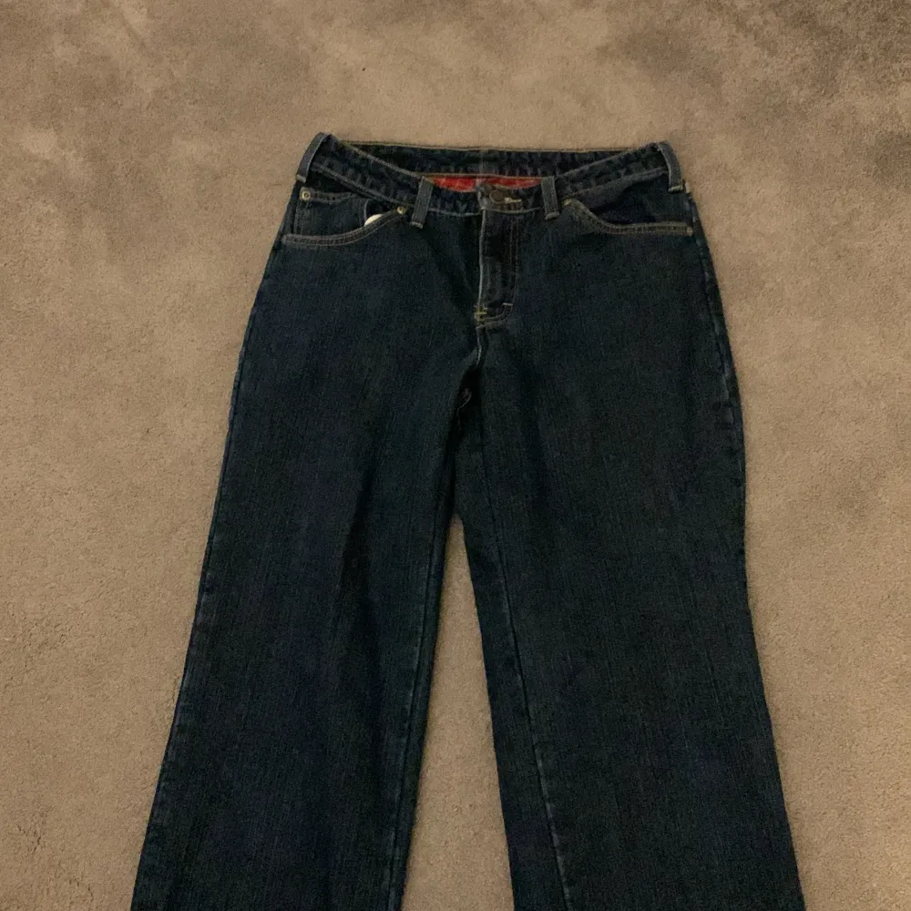Ett par jätte fina dickies jeans som tyvärr aldrig har kommit till användning ( köparen står för frakten 50kr). Jeans & Byxor.
