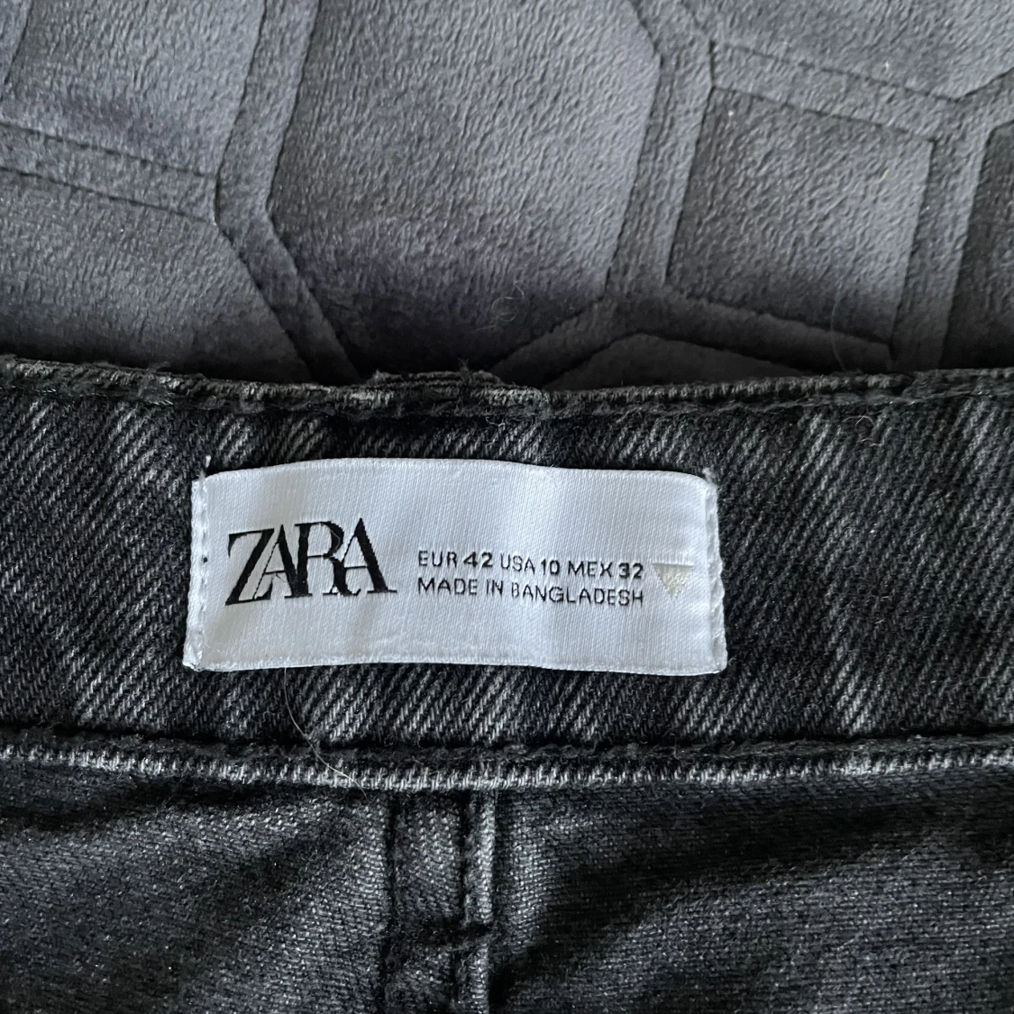 Zara straight leg mid rise jeans - 91